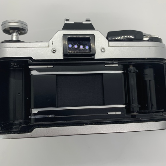 Canon AE-1 35mm Film Camera with Canon 50mm f/1.8 FD Lens (Film Tested) - Picture 7 of 14